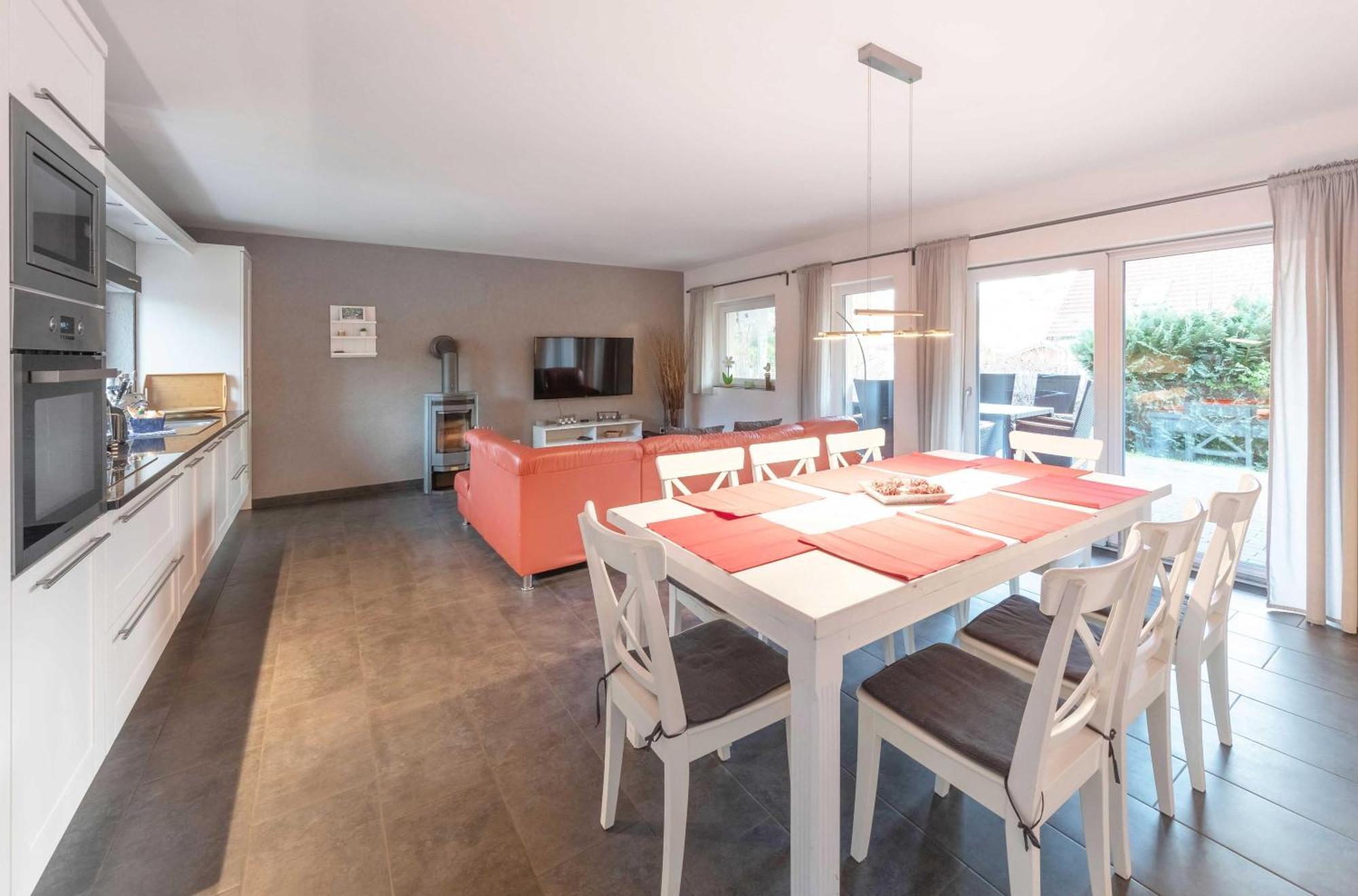 Ferienhaus Daniela Mit Terrasse Und Garten Silz  المظهر الخارجي الصورة